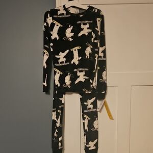Carter's Boys Pajama Set. New With Tags. Black With Polar Bears Snowboarding.